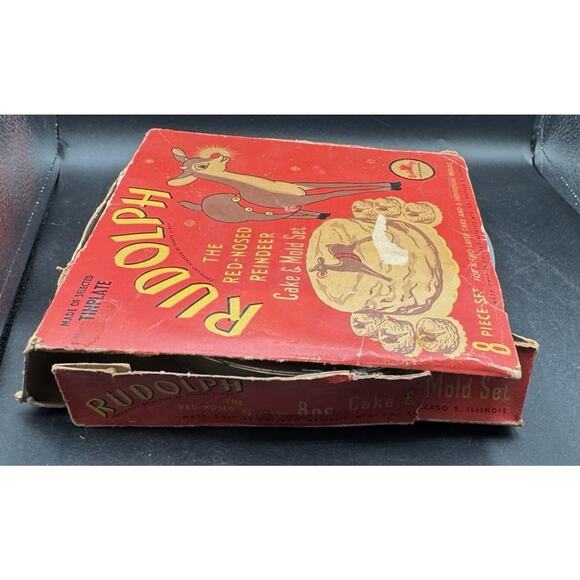 1939 Bake King Rudolph Red Nosed Reindeer 8-Piece Cake & Mold Set Complete Set - Picture 2 of 12